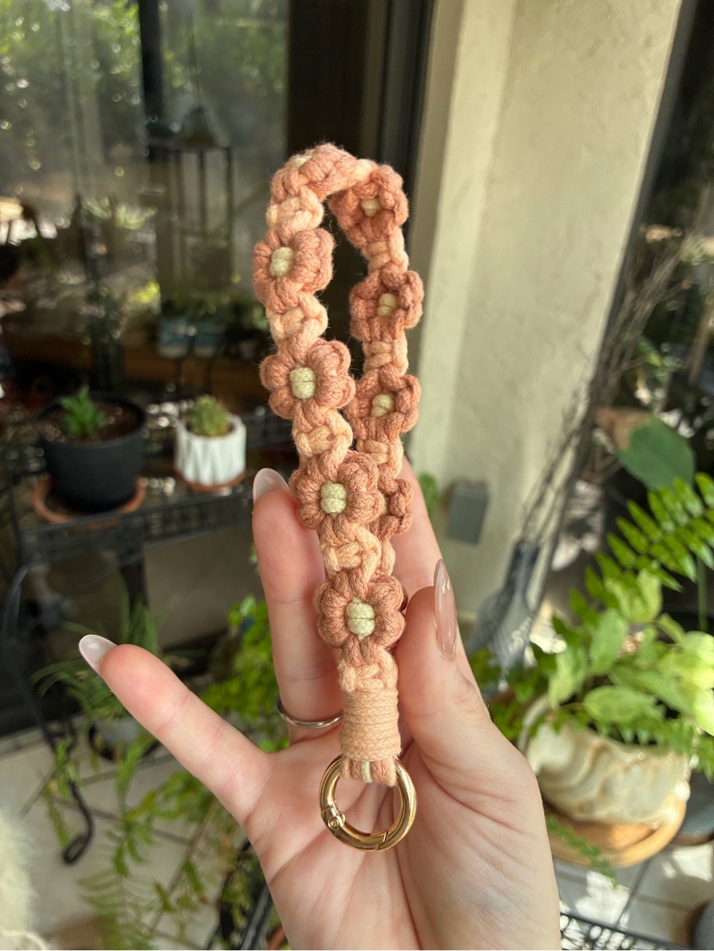 Peach Floral Macrame Key & Card Holder with Gold Ring Handmade - Picture 4 of 4